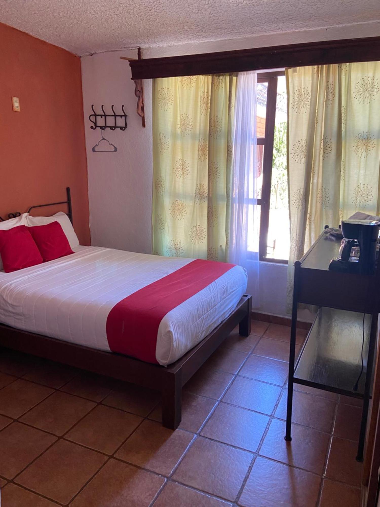 Hotel De Cervantes San Sebastian del Oeste Bilik gambar