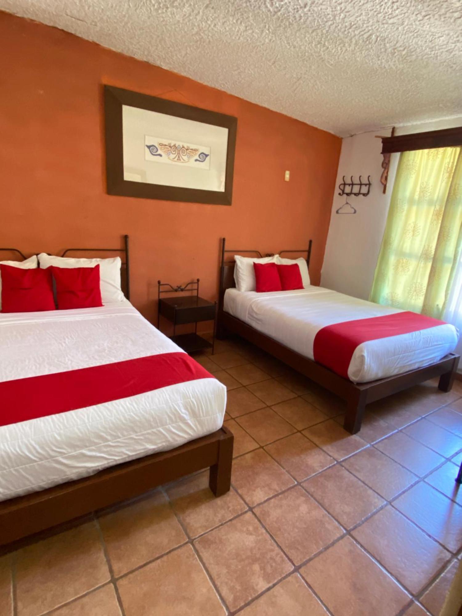 Hotel De Cervantes San Sebastian del Oeste Bilik gambar